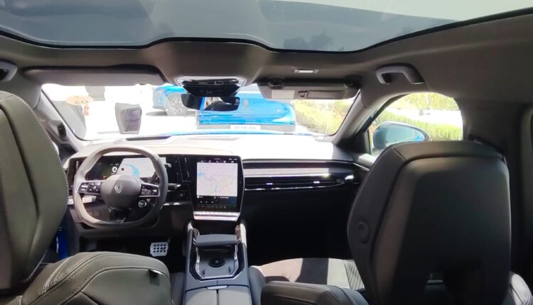 Intérieur technologique et écran OpenR Link du Renault Rafale
